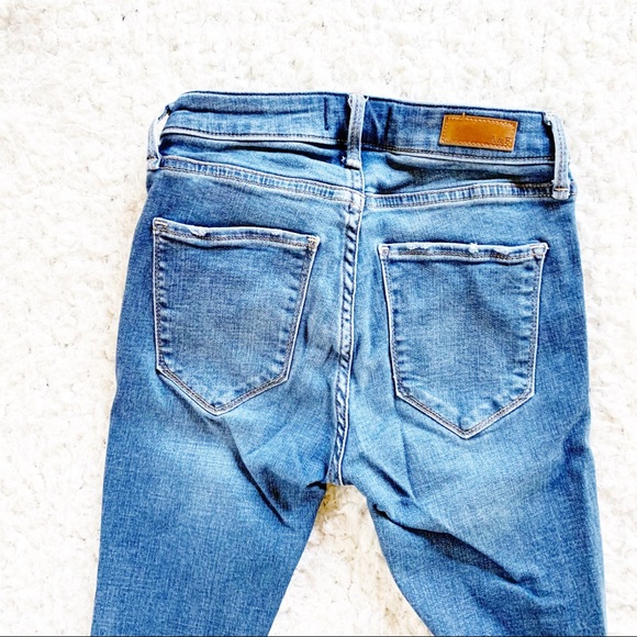 Abercrombie & Fitch Harper Low Rise Ankle Jeans - Picture 5 of 11